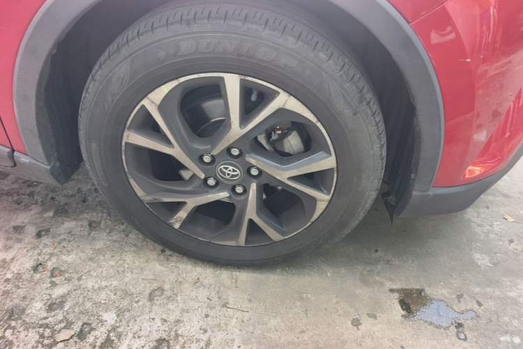Used Toyota C-HR 2018 2.0L Leading with Sunroof China VI Standard Right Front Wheel Hub