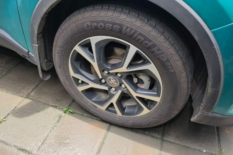 Used Toyota C-HR 2018 2.0L Leading Edition China V-standard Right Front Wheel Hub