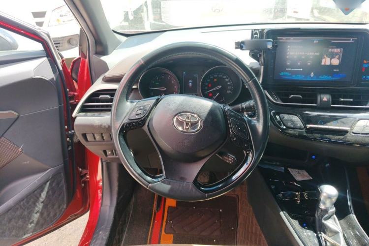 Used Toyota C-HR 2018 2.0L Flagship Version China V Standard Steering Wheel