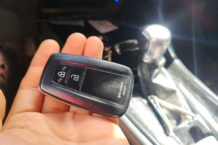 Used Toyota C-HR 2018 2.0L Flagship Version China V Standard Vehicle Key