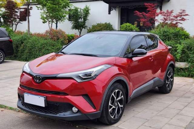 Used Toyota C-HR 2018 2.0L Luxury Sunroof Version China VI Standard