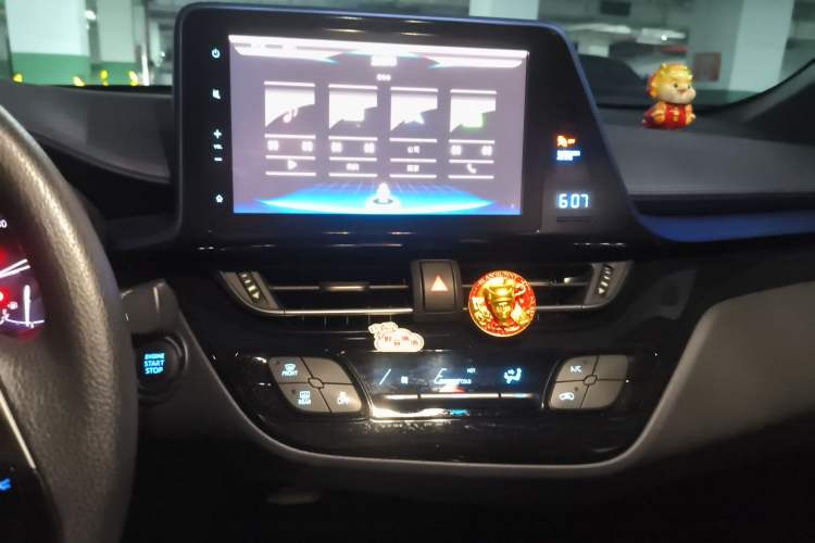 Used Toyota C-HR 2018 2.0L Leading with Sunroof China VI Standard Audio And AC Panel