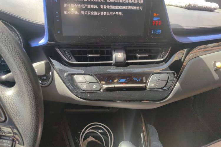 Used Toyota C-HR 2018 2.0L Leading with Sunroof China VI Standard Audio And AC Panel