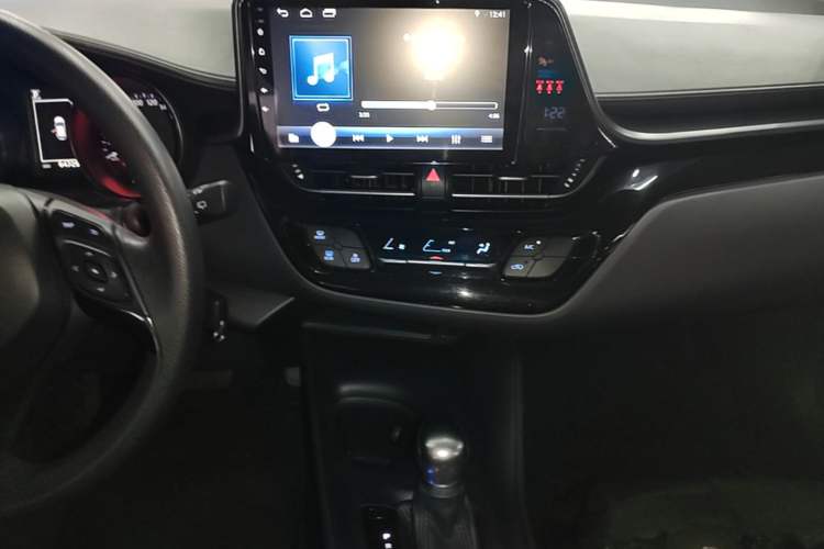Used Toyota C-HR 2018 2.0L Elite Edition China V standard Audio And AC Panel