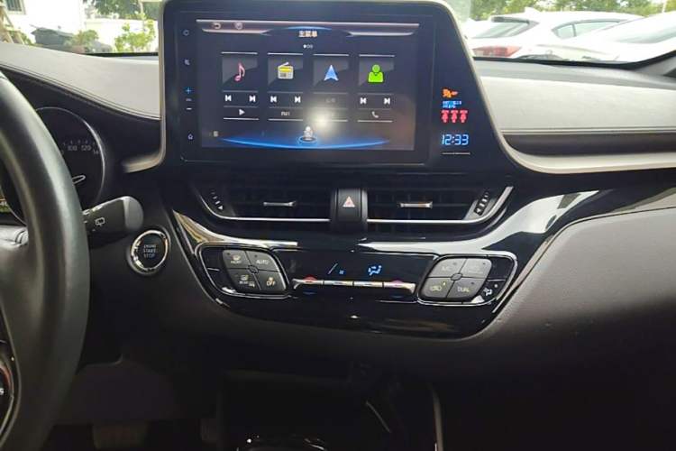 Used Toyota C-HR 2018 2.0L Flagship Version China V Standard Audio And AC Panel