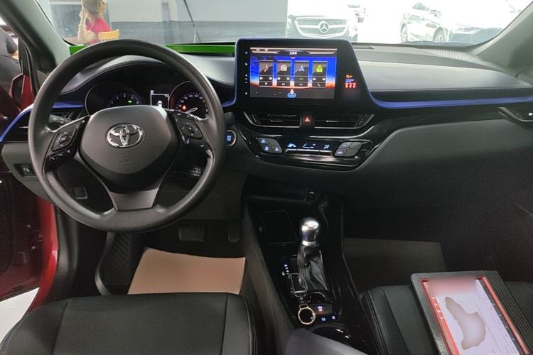 Used Toyota C-HR 2018 2.0L Leading with Sunroof China V Standard Center Console
