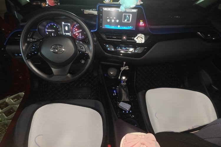 Used Toyota C-HR 2018 2.0L Leading Edition China VI Center Console
