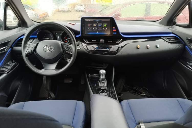 Used Toyota C-HR 2018 2.0L Leading Edition China V-standard Center Console