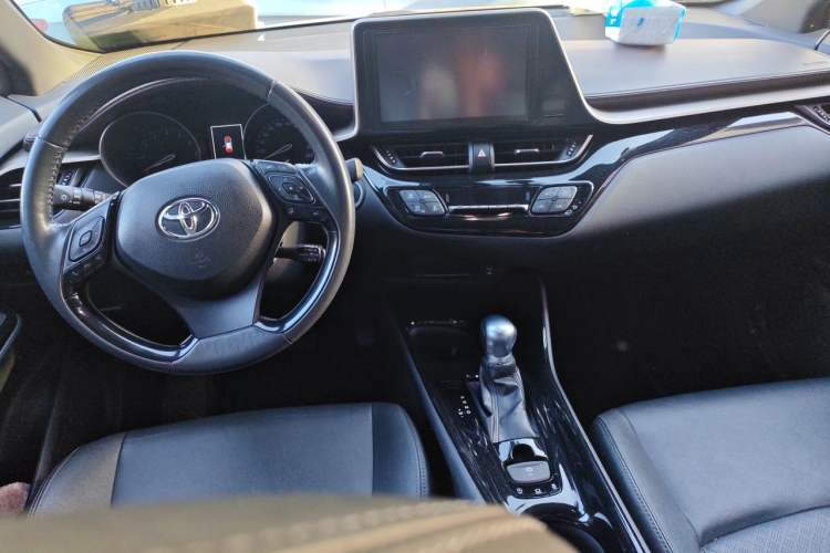 Used Toyota C-HR 2018 2.0L Flagship Edition China VI Standard Center Console