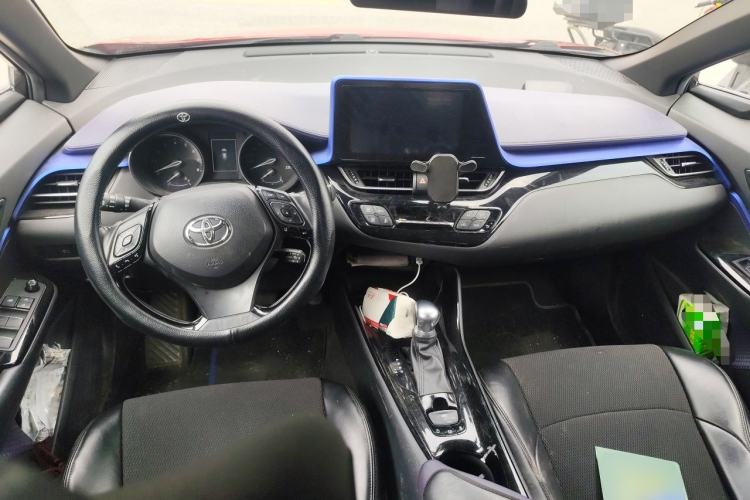 Used Toyota C-HR 2018 2.0L Luxury Edition China VI Standard Center Console