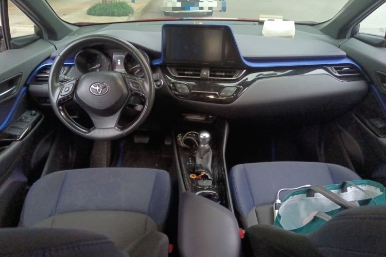 Used Toyota C-HR 2018 2.0L Luxury Edition China VI Standard Center Console
