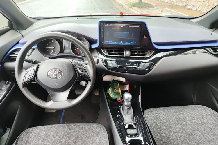 Used Toyota C-HR 2018 2.0L Leading Edition China VI Center Console
