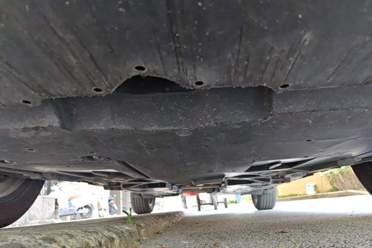 Used Toyota C-HR 2018 2.0L Leading with Sunroof China VI Standard Chassis Front