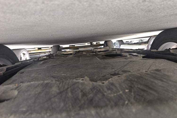 Used Toyota C-HR 2018 2.0L Luxury Sunroof Version China VI Standard Chassis Front