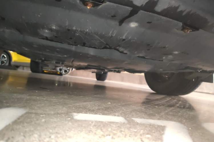 Used Toyota C-HR 2018 2.0L Leading with Sunroof China VI Standard Chassis Front