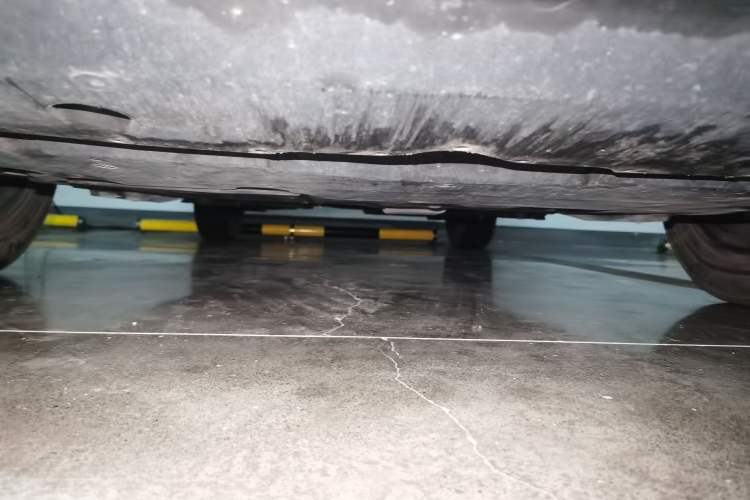 Used Toyota C-HR 2018 2.0L Luxury Sunroof Version China VI Standard Chassis Front