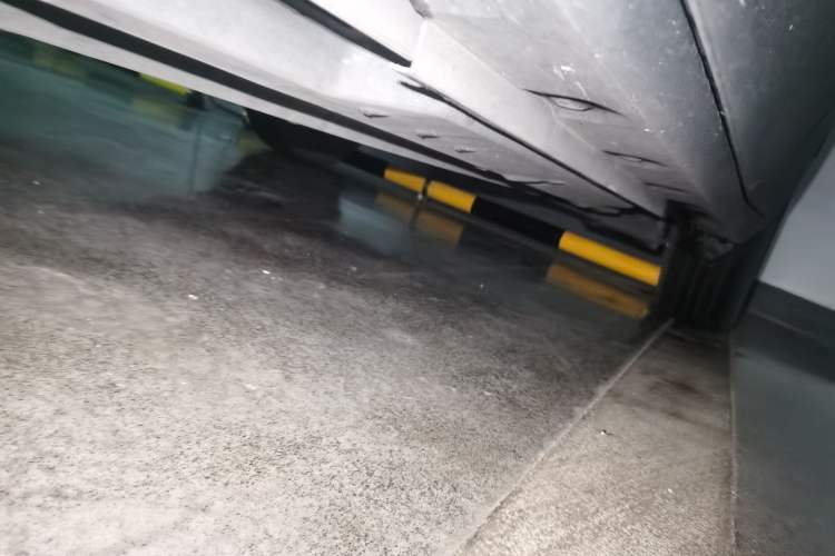 Used Toyota C-HR 2018 2.0L Luxury Sunroof Version China VI Standard Chassis Front Left
