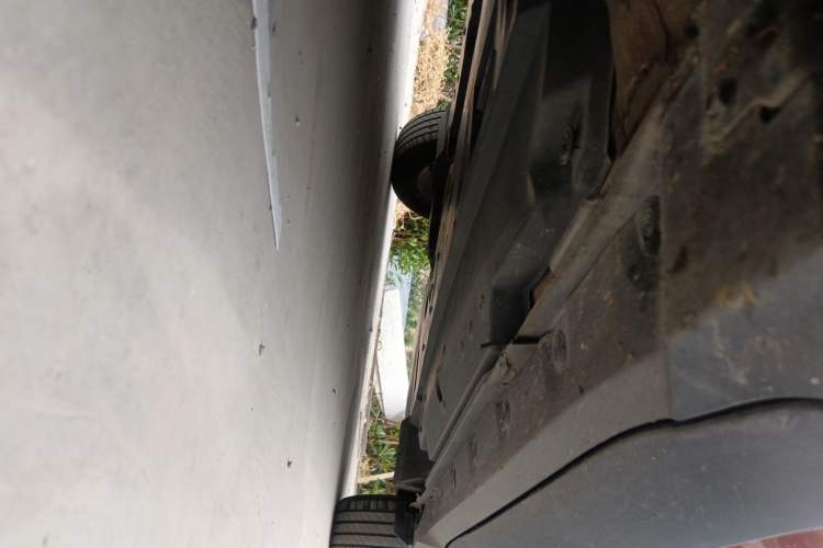 Used Toyota C-HR 2018 2.0L Luxury Sunroof Version China VI Standard Chassis Front Left