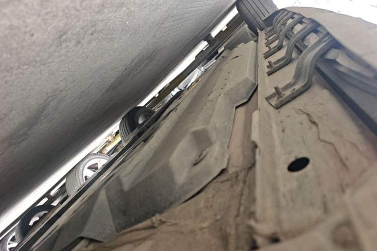 Used Toyota C-HR 2018 2.0L Luxury Sunroof Version China VI Standard Chassis Front Right