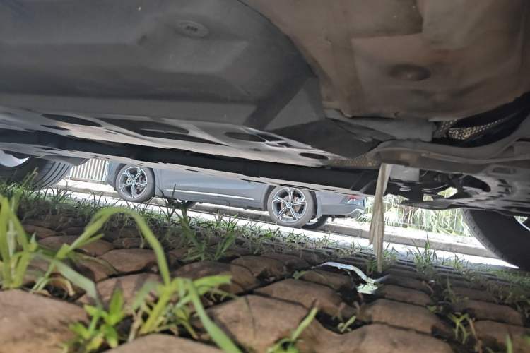 Used Toyota C-HR 2018 2.0L Leading Edition China V-standard Chassis Front Right