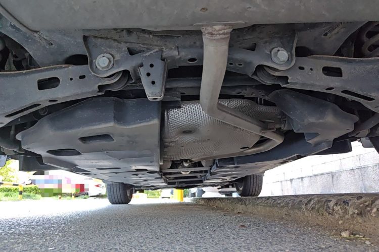 Used Toyota C-HR 2018 2.0L Leading with Sunroof China VI Standard Chassis Rear