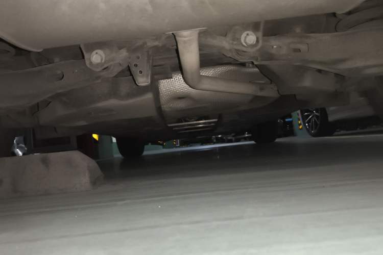 Used Toyota C-HR 2018 2.0L Leading with Sunroof China VI Standard Chassis Rear