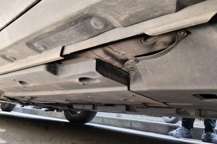 Used Toyota C-HR 2018 2.0L Leading Edition China V-standard Chassis Rear Left