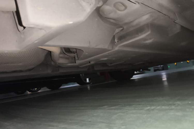 Used Toyota C-HR 2018 2.0L Leading with Sunroof China VI Standard Chassis Rear Right