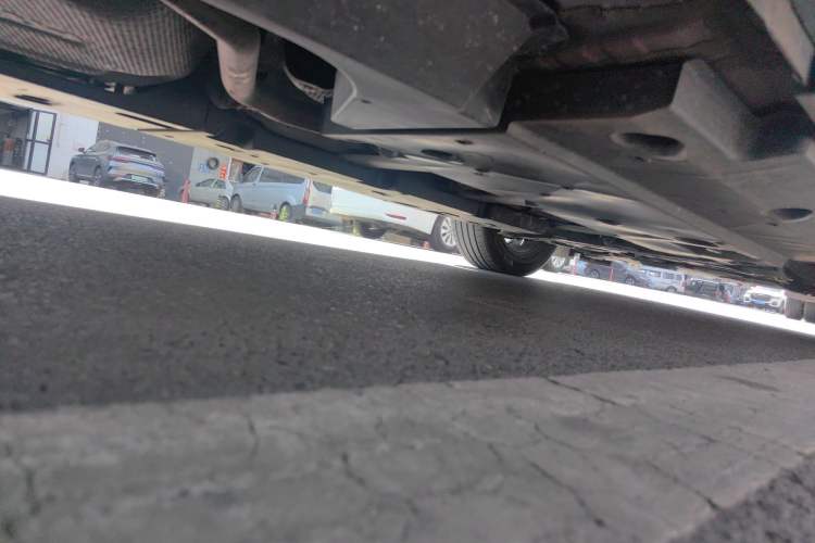 Used Toyota C-HR 2018 2.0L Leading with Sunroof China VI Standard Chassis Rear Right