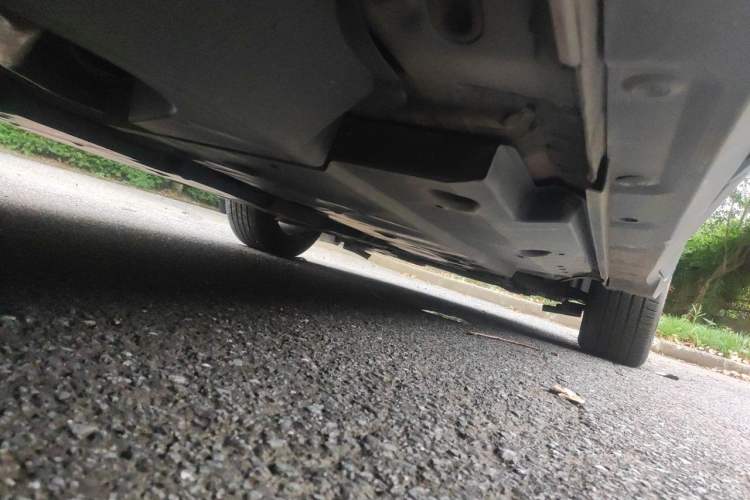 Used Toyota C-HR 2018 2.0L Leading Edition China V-standard Chassis Rear Right