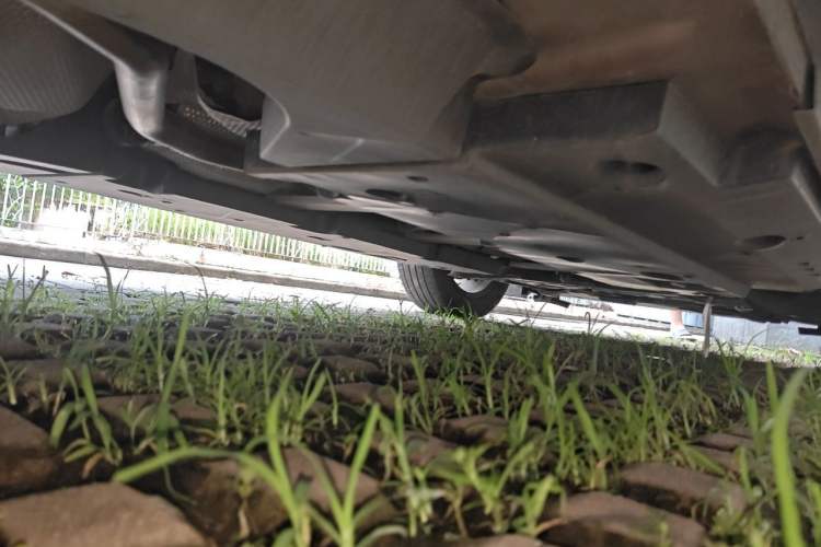 Used Toyota C-HR 2018 2.0L Leading Edition China V-standard Chassis Rear Right