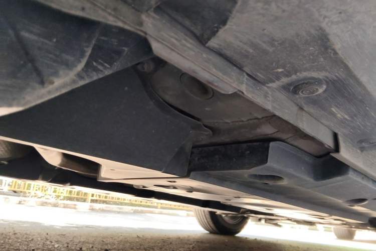 Used Toyota C-HR 2018 2.0L Leading Edition China V-standard Chassis Rear Right