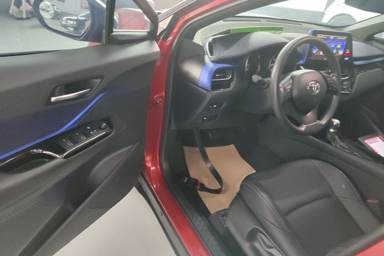 Used Toyota C-HR 2018 2.0L Leading with Sunroof China V Standard Driver Seat