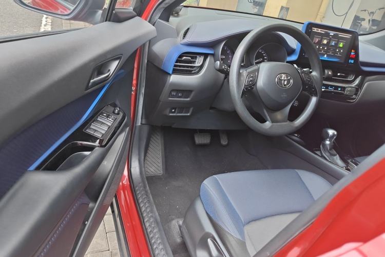 Used Toyota C-HR 2018 2.0L Leading Edition China V-standard Driver Seat