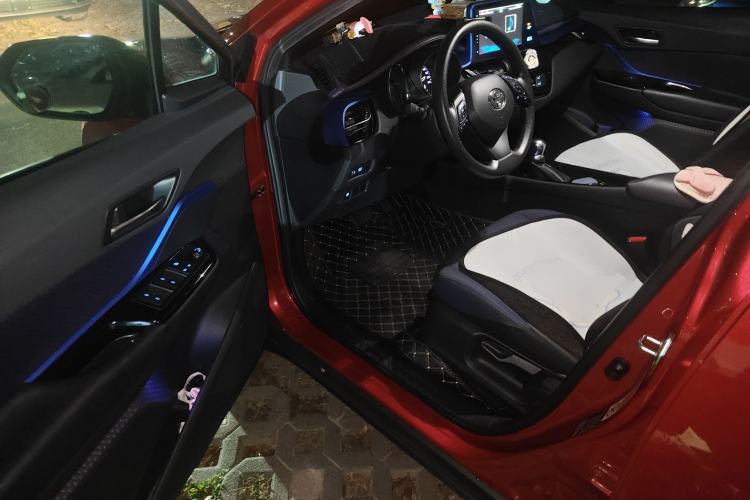 Used Toyota C-HR 2018 2.0L Leading Edition China VI Driver Seat