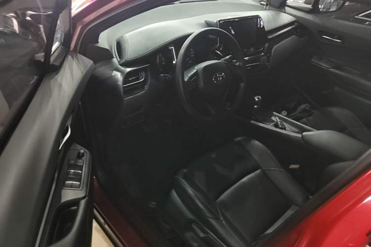 Used Toyota C-HR 2018 2.0L Elite Edition China V standard Driver Seat