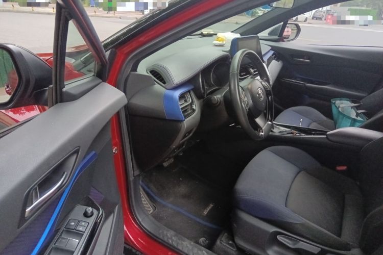 Used Toyota C-HR 2018 2.0L Luxury Edition China VI Standard Driver Seat