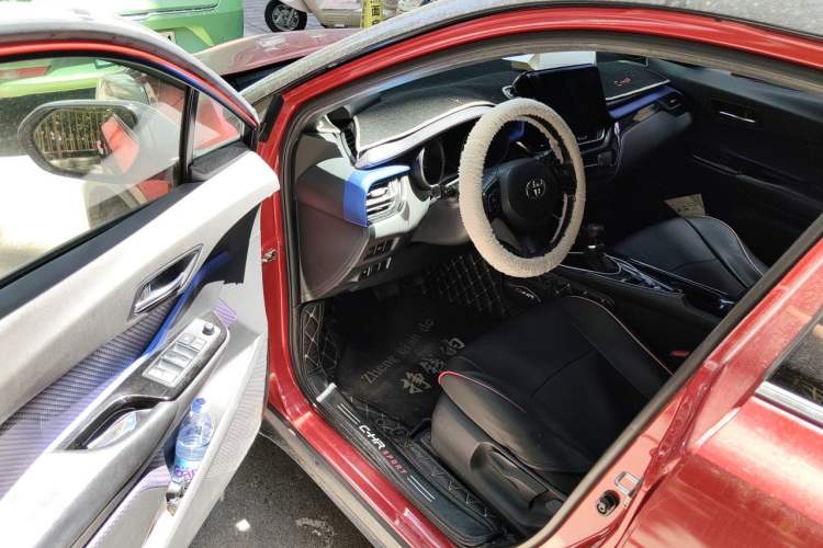 Used Toyota C-HR 2018 2.0L Leading Edition China V-standard Driver Seat