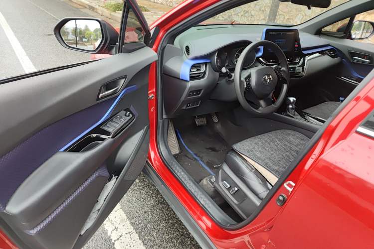 Used Toyota C-HR 2018 2.0L Leading Edition China VI Driver Seat