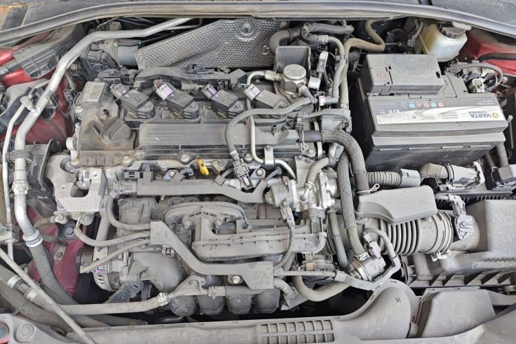 Used Toyota C-HR 2018 2.0L Leading with Sunroof China VI Standard Engine Bay