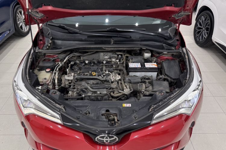 Used Toyota C-HR 2018 2.0L Luxury Edition China V Standard Engine Bay