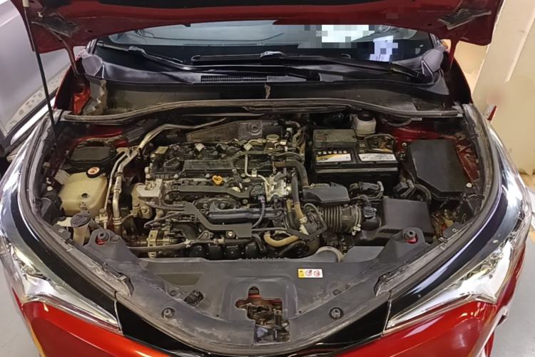 Used Toyota C-HR 2018 2.0L Leading with Sunroof China VI Standard Engine Bay