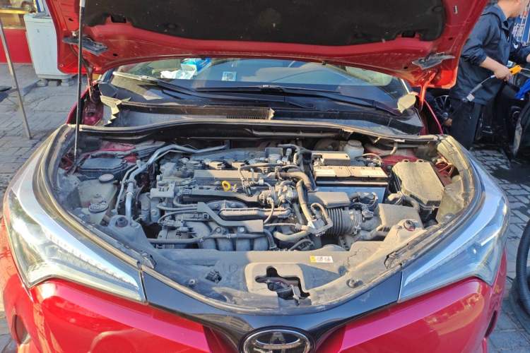 Used Toyota C-HR 2018 2.0L Flagship Edition China VI Standard Engine Bay