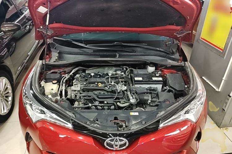 Used Toyota C-HR 2018 2.0L Elite Edition China V standard Engine Bay