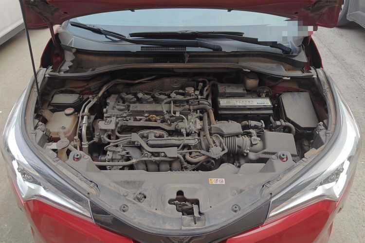 Used Toyota C-HR 2018 2.0L Leading with Sunroof China VI Standard Engine Bay