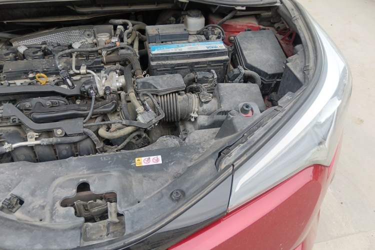 Used Toyota C-HR 2018 2.0L Luxury Sunroof Version China VI Standard Engine Bay Left