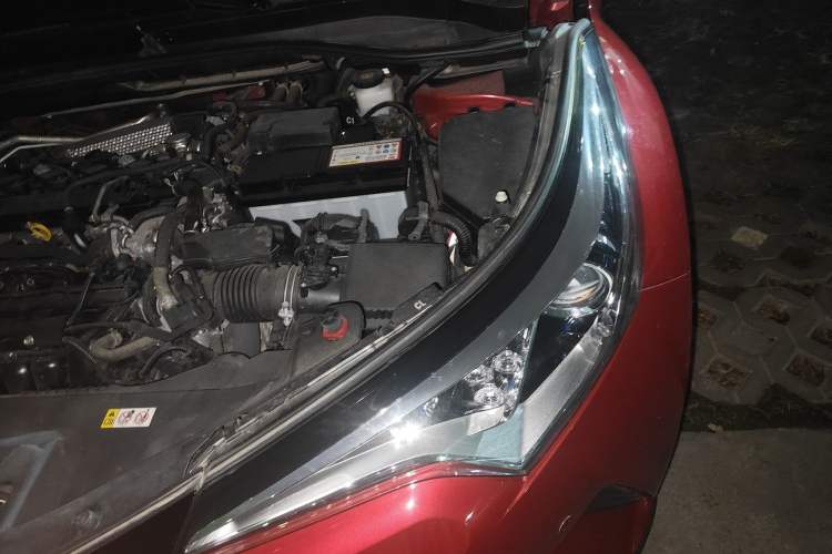 Used Toyota C-HR 2018 2.0L Leading Edition China VI Engine Bay Left