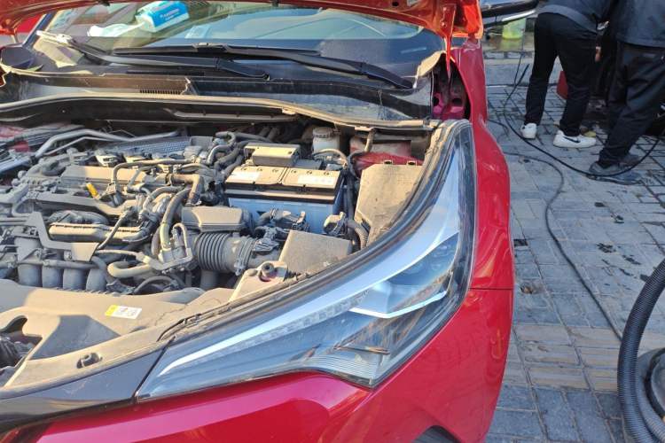 Used Toyota C-HR 2018 2.0L Flagship Edition China VI Standard Engine Bay Left