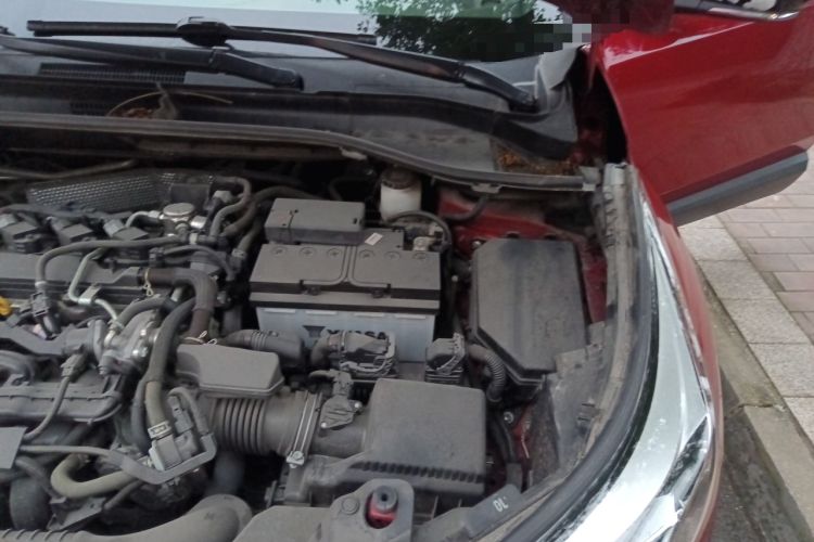 Used Toyota C-HR 2018 2.0L Luxury Edition China VI Standard Engine Bay Left