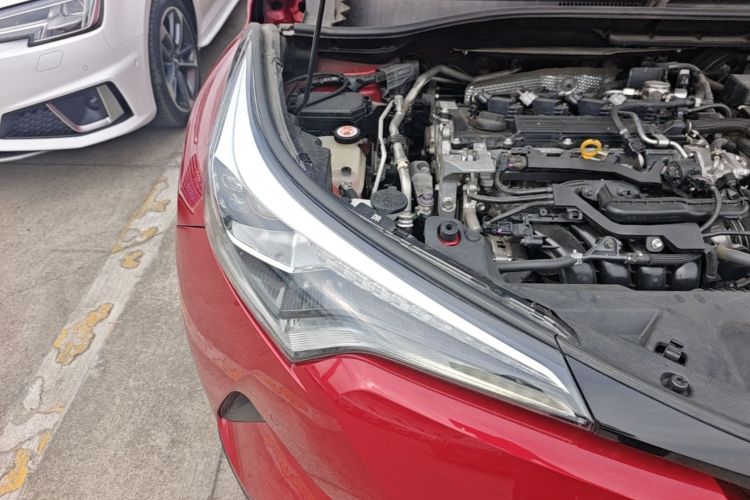 Used Toyota C-HR 2018 2.0L Luxury Sunroof Version China VI Standard Engine Bay Right